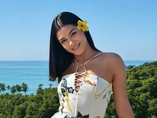 Laurinha 21cm Webcam Preview