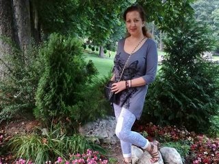 EvelyneFlirtyMilf Webcam Preview