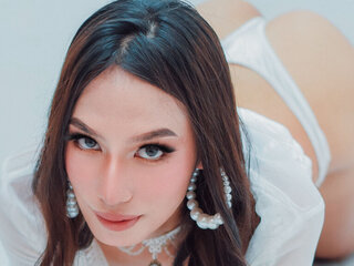 LeillaSanchez Webcam Preview