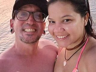 hairy_couple Webcam Preview