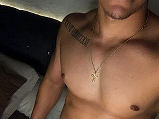 Big Alex Webcam Preview