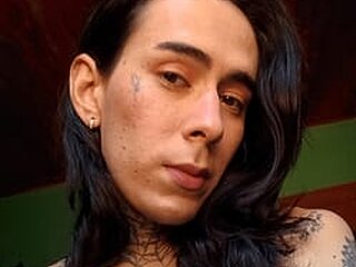 Lili Doliver Webcam Preview