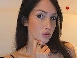 MissMaeva Webcam Preview