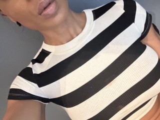 ChanelKnight Webcam Preview