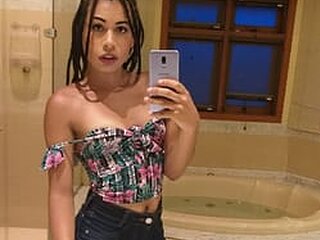 Boneca Dotada Webcam Preview
