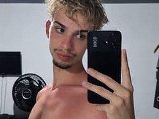 Vittor Cael Webcam Preview